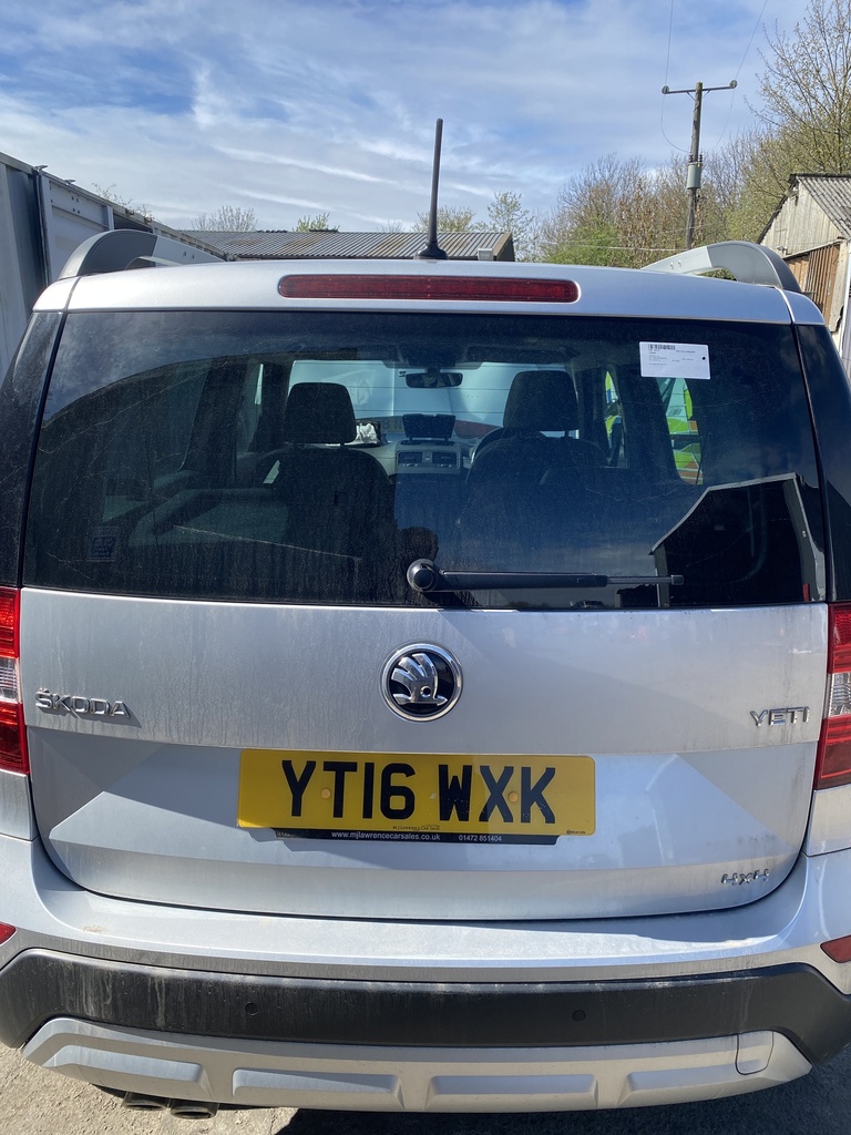 [EPE-101008] Portón trasero para Skoda Yeti