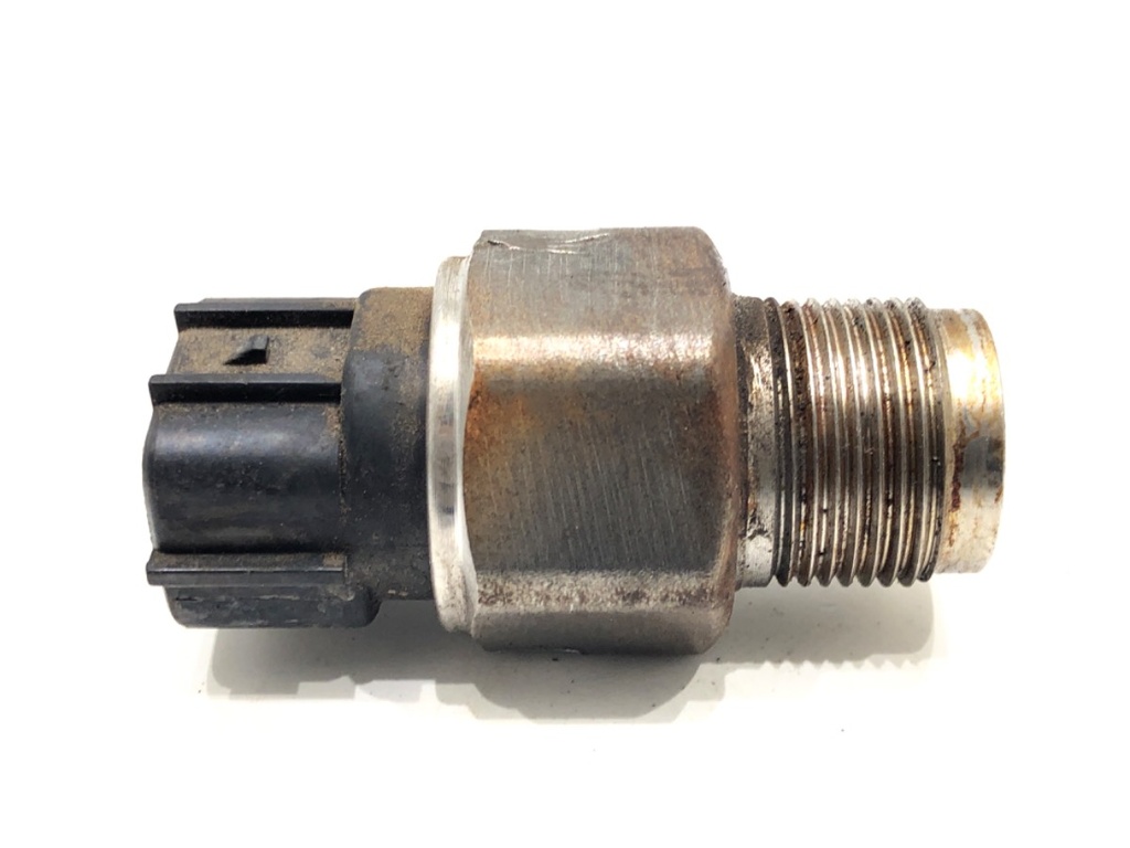 [STARK-677122] Sensor de presión de combustible Toyota Avensis Kombi (_T25_) 2.0 D-4D 85 kW (116 CV) 2003-2008