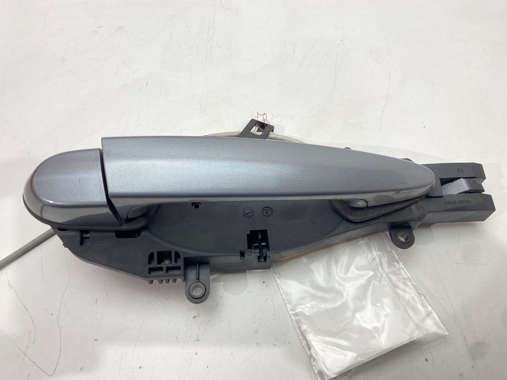 [STARK-677148] Manilla exterior de puerta derecha delantera BMW X3 (F25) 2010-2017