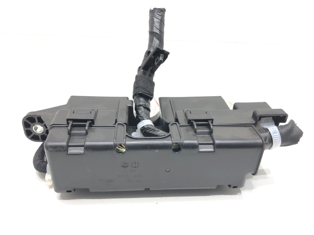 [STARK-692956] Caja de fusibles Toyota Corolla liftback (_E21_) 2.0 Hybrid (MZEH12) 2021-2022