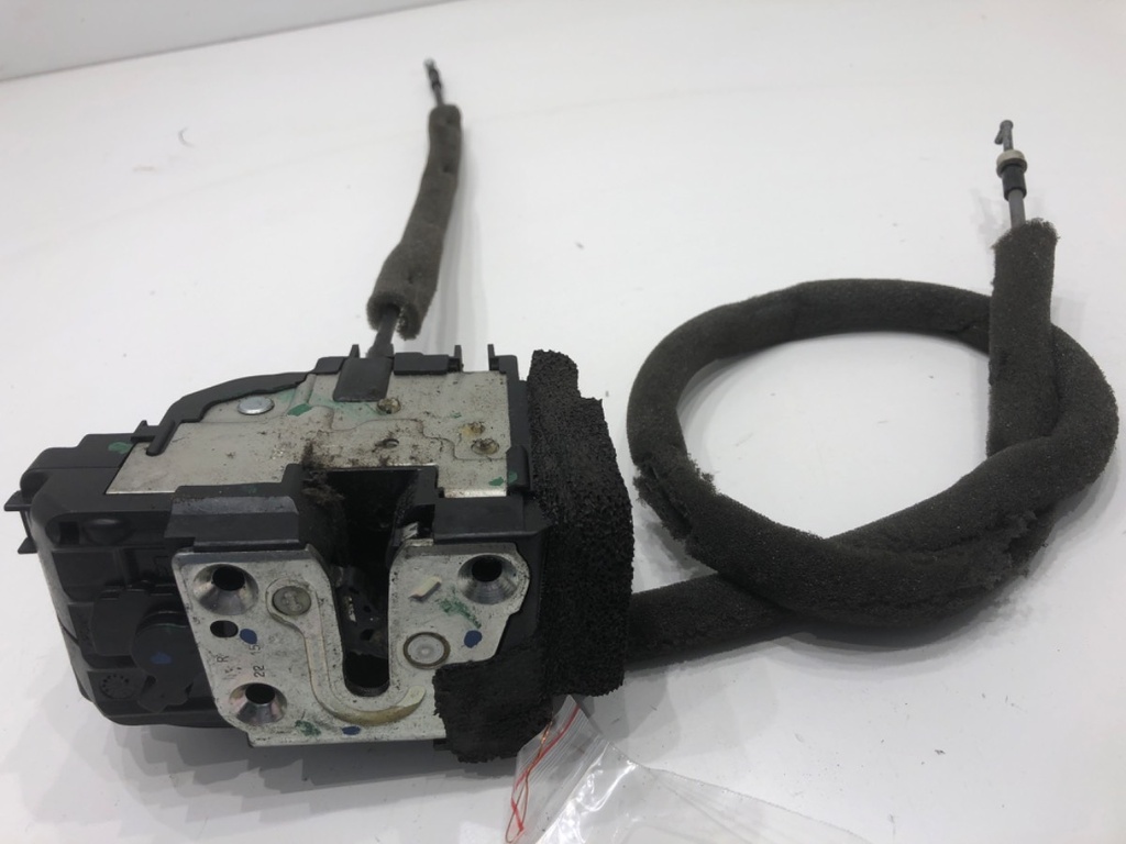 [STARK-718524] Cerradura de puerta delantera derecha NISSAN NV200 2010-2022