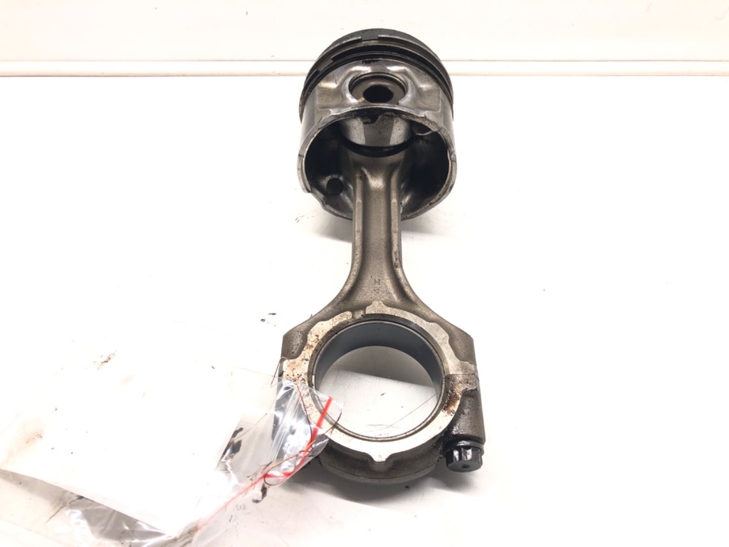 [STARK-529404] Pistón con biela TOYOTA COROLLA Verso 2.2 D-4D 100 kW 2005-2009