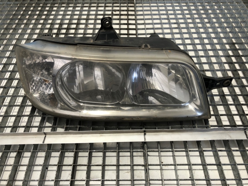 [STARK-690218] Faros delanteros derecho PEUGEOT BOXER Autobus (244, Z_) 2001-2022