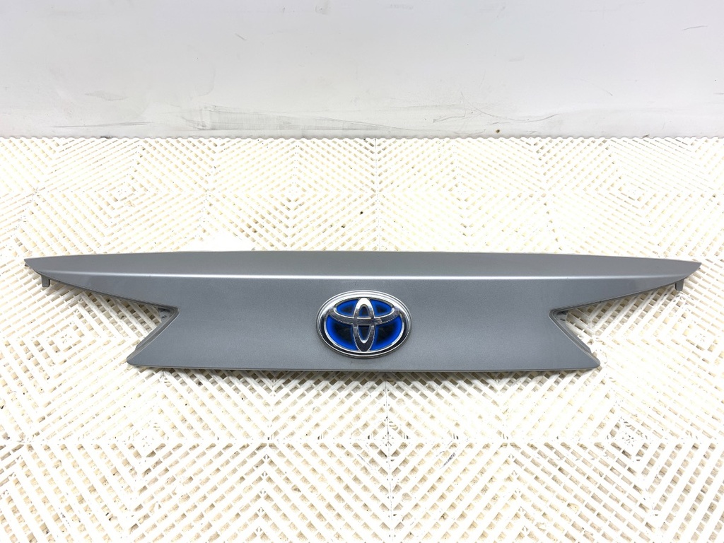 [STARK-789407] Moldura de portón trasero Toyota Auris Kombi (_E18_) 2013-2018