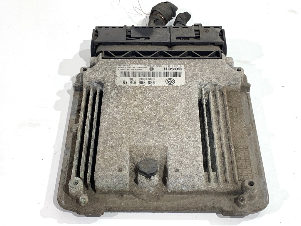 [STARK-793149] Unidad de control del motor VW Golf V (1K1) 1.9 TDI 66 kW 90 CV 2004-2008