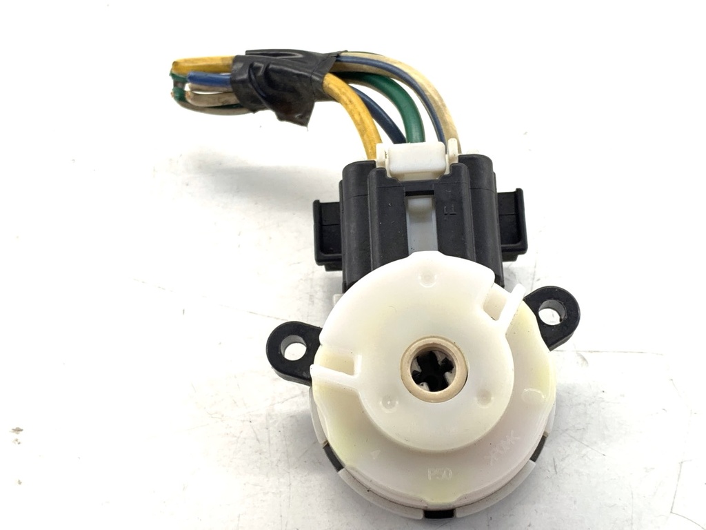 [STARK-827791] Bloque de enchufe SUZUKI SWIFT III (MZ, EZ) 1.3 68 kW 2005-2022