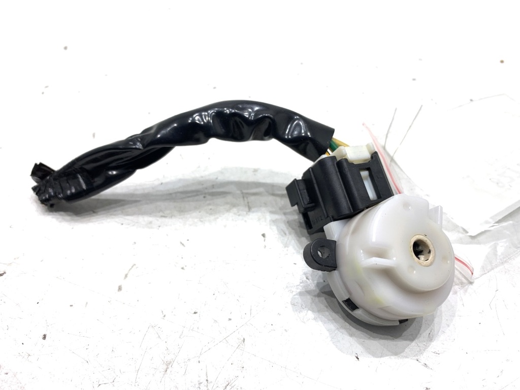 [STARK-827169] Bloque de enchufe SUZUKI SWIFT III (MZ, EZ) 1.3 68 kW 2005-2022