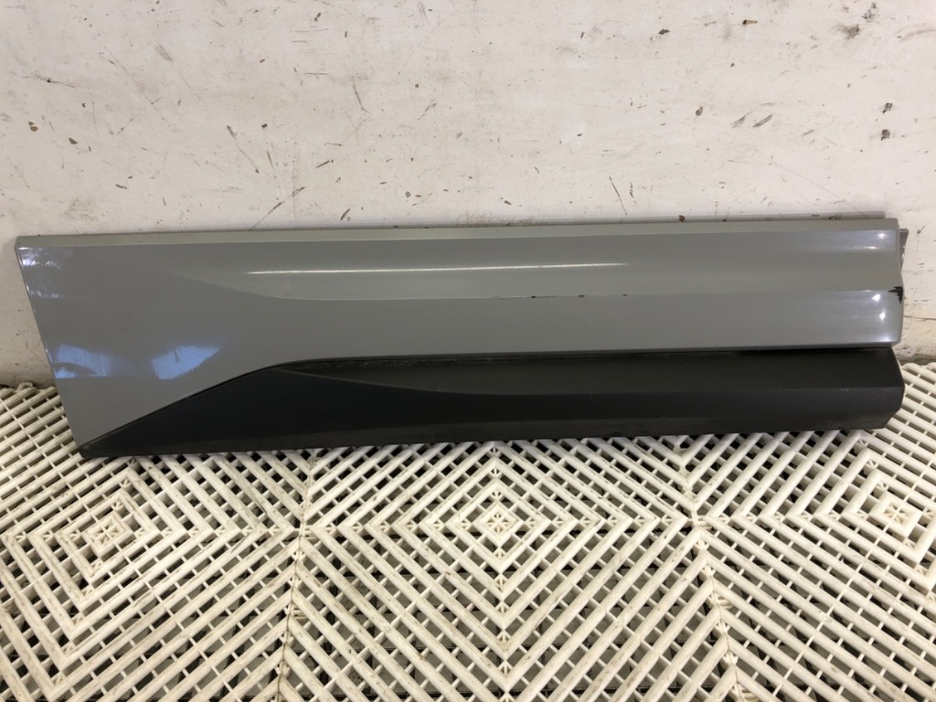 [STARK-737451] Panel de puerta trasera derecha Skoda Karoq (NU7, ND7) 2017-2022