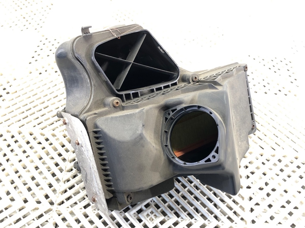 [STARK-738712] Caja de filtro de aire Audi A4 B8 (8K2) 1.8 TFSI 118 kW 2007-2012