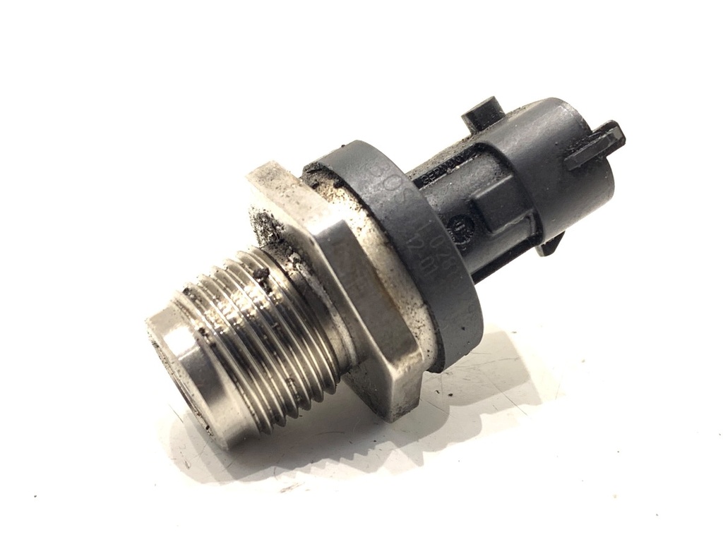 [STARK-773044] Sensor de presión de combustible JEEP Grand Cherokee IV (WK, WK2) 3.0 CRD V6 4x4 177 kW 2011-2022