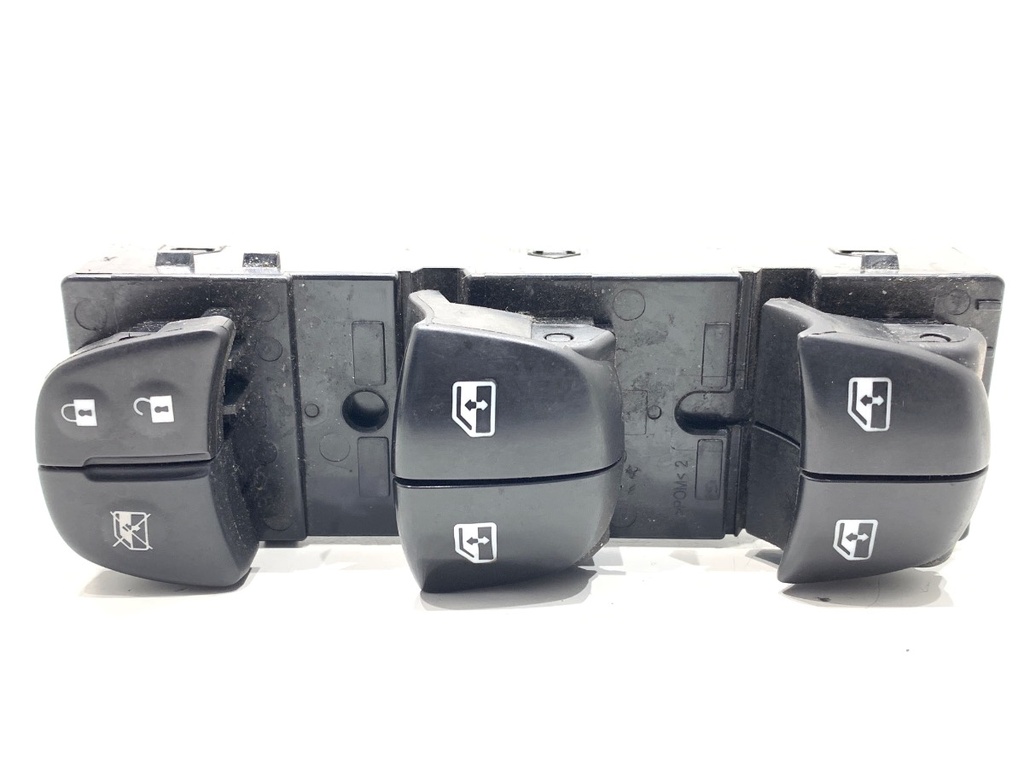 [STARK-777717] Interruptor de elevalunas Nissan Qashqai II (J11) 2013-2022