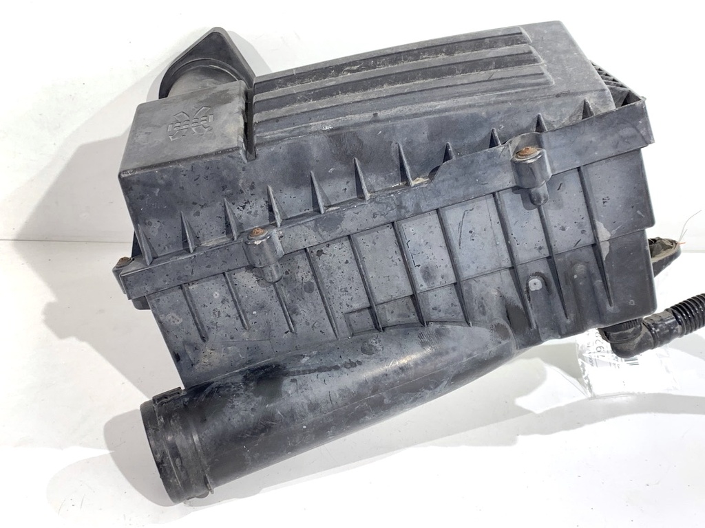 [STARK-792808] Caja de filtro de aire VW Passat B6 (3C2) 1.9 TDI 77 kW 2005-2010
