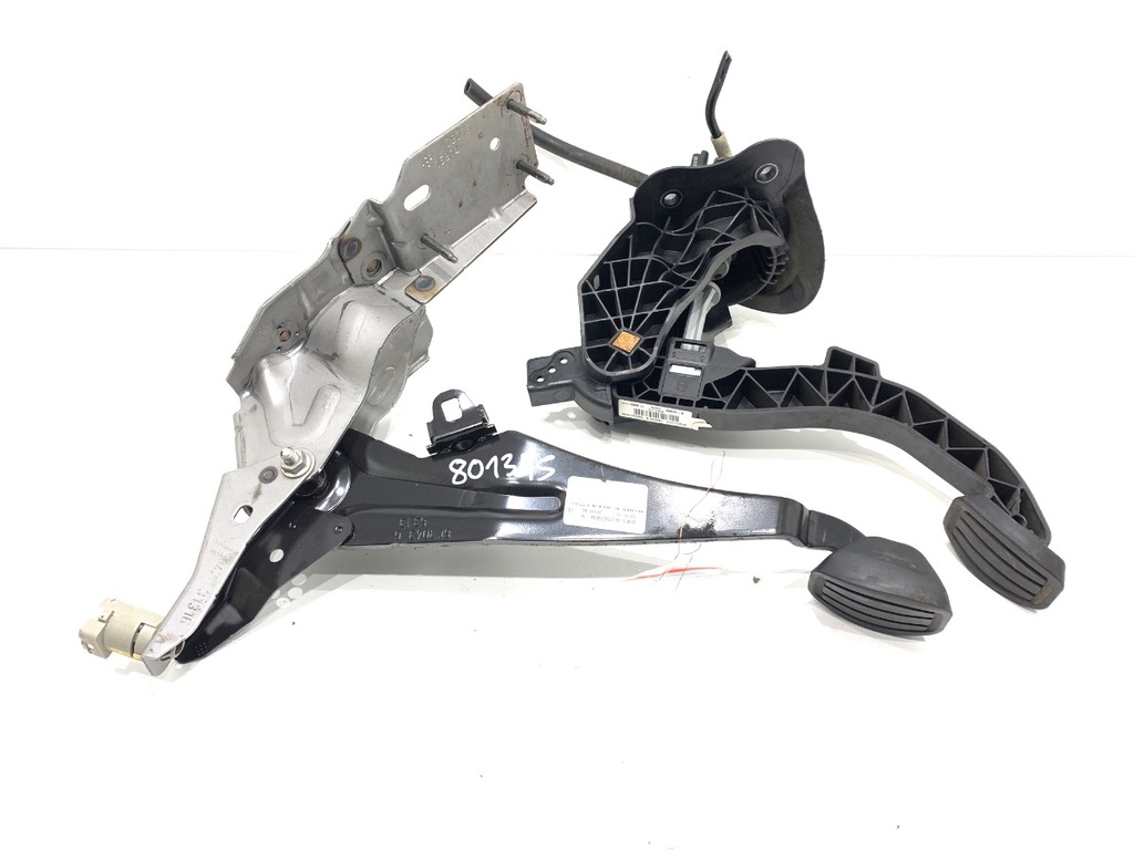[STARK-801345] Pedales PEUGEOT 308 II 1.2 THP 130 2013-2021