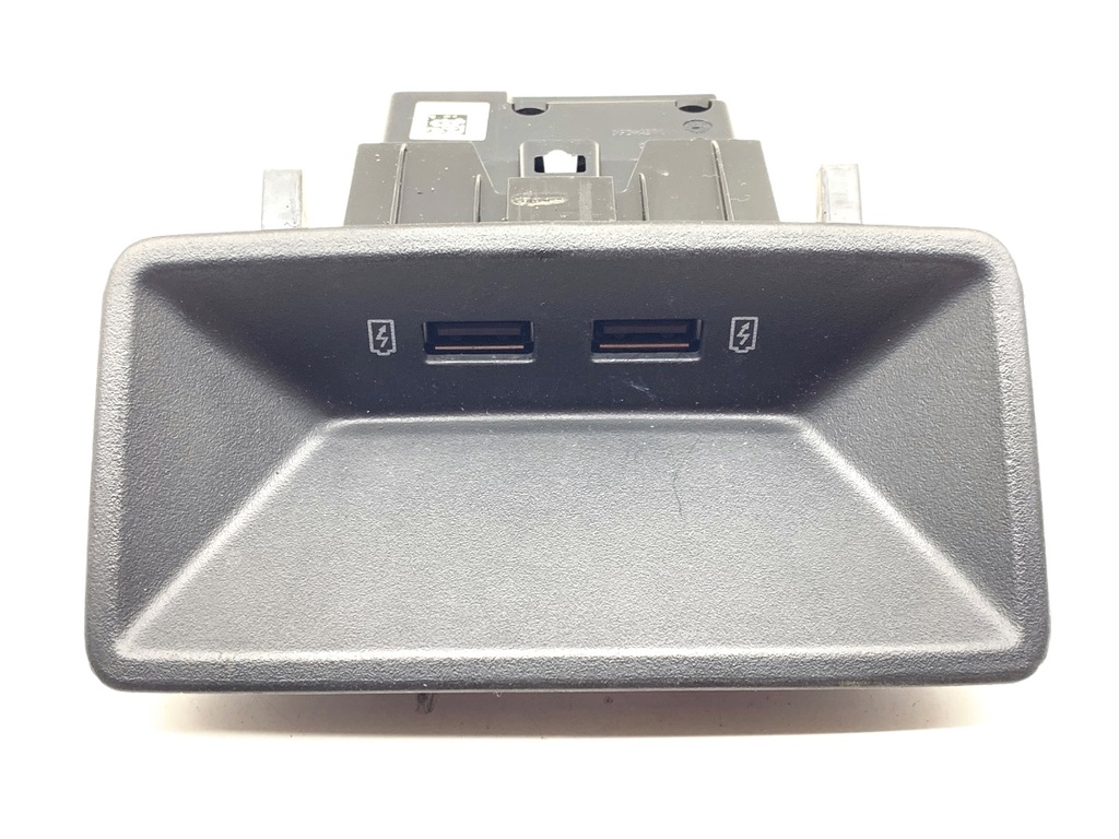 [STARK-802890] Puerto USB SEAT LEON (5F1) 2012-2022 1.5 TSI 96 kW 130 CV