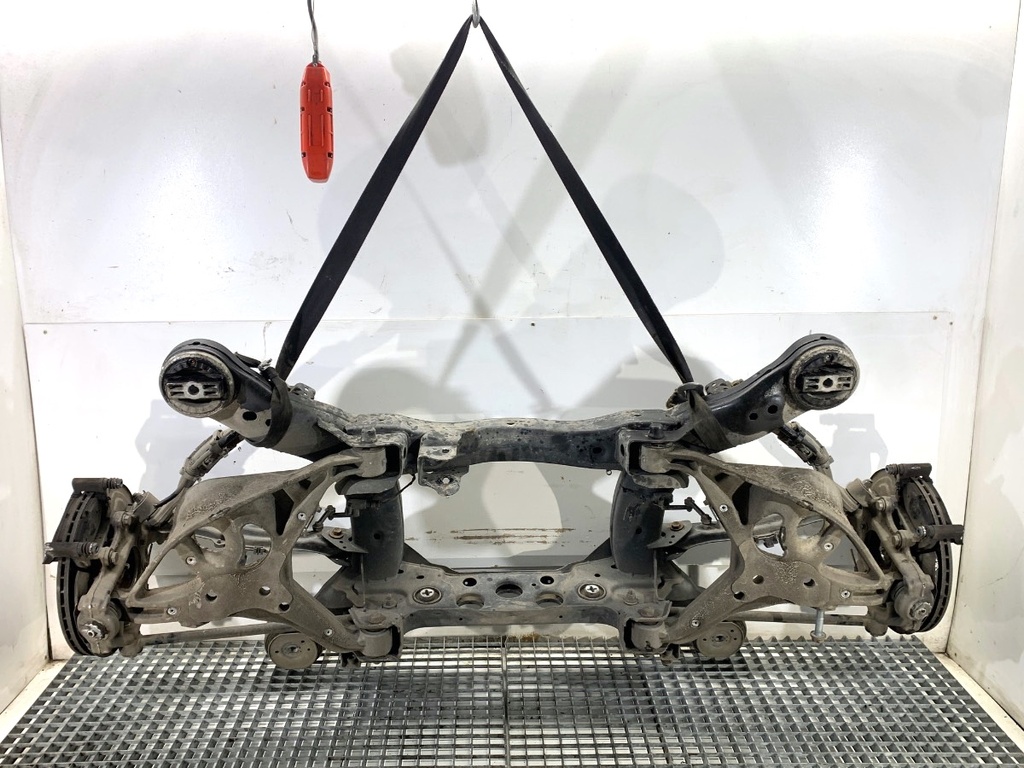 [STARK-877735] Viga trasera Mercedes-Benz GLE (V167) 2018-