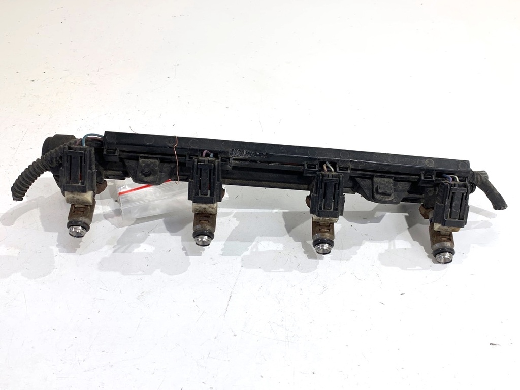 [STARK-851533] Riel de combustible SKODA ROOMSTER (5J7) 1.4 63 kW 2006-2015