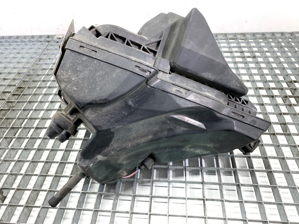 [STARK-855581] Caja de filtro de aire Audi A4 B8 (8K2) 2.0 TDI 105 kW 2007-2015