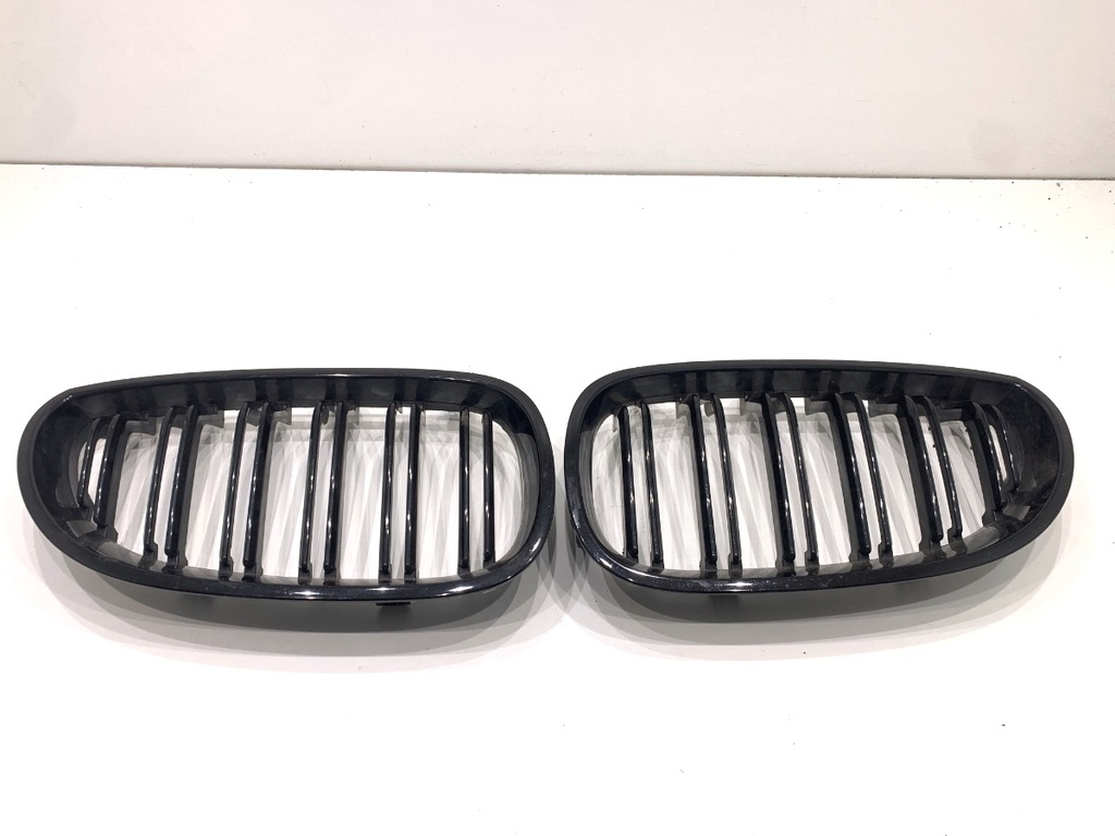 [STARK-868047] Rejilla de parachoques BMW Serie 5 (E60) 2003-2010