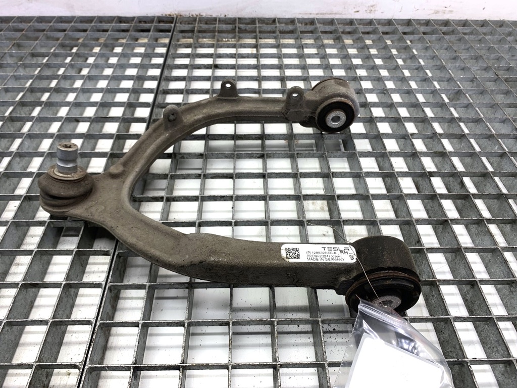 [STARK-879948] Aleta delantera derecha Tesla Model Y (5YJY) 2019-2022