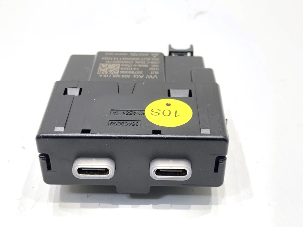 [STARK-891207] Puerto USB Skoda Kamiq (NW4) 1.5 TSI 110 kW 2019-2022