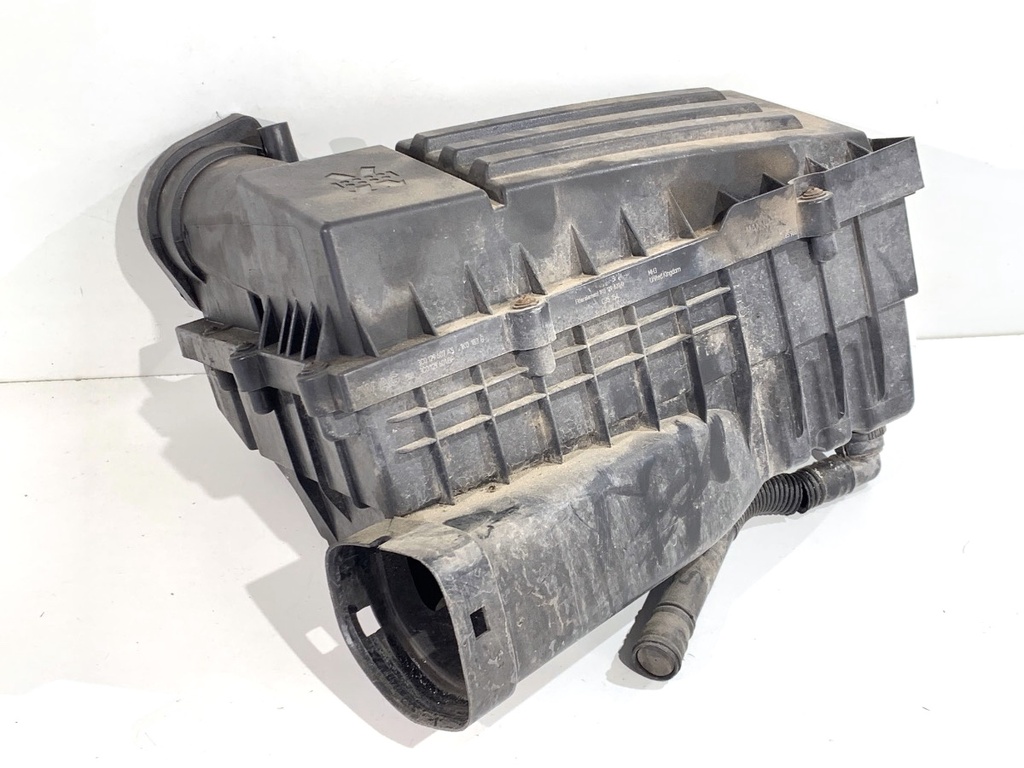 [STARK-899672] Caja de filtro de aire VW Passat B6 (3C2) 2.0 TDI 125 kW 2005-2010