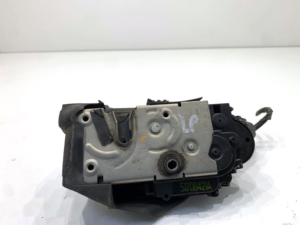 [STARK-903613] Cerradura de puerta delantera izquierda FIAT CROMA (194) 2005-2022