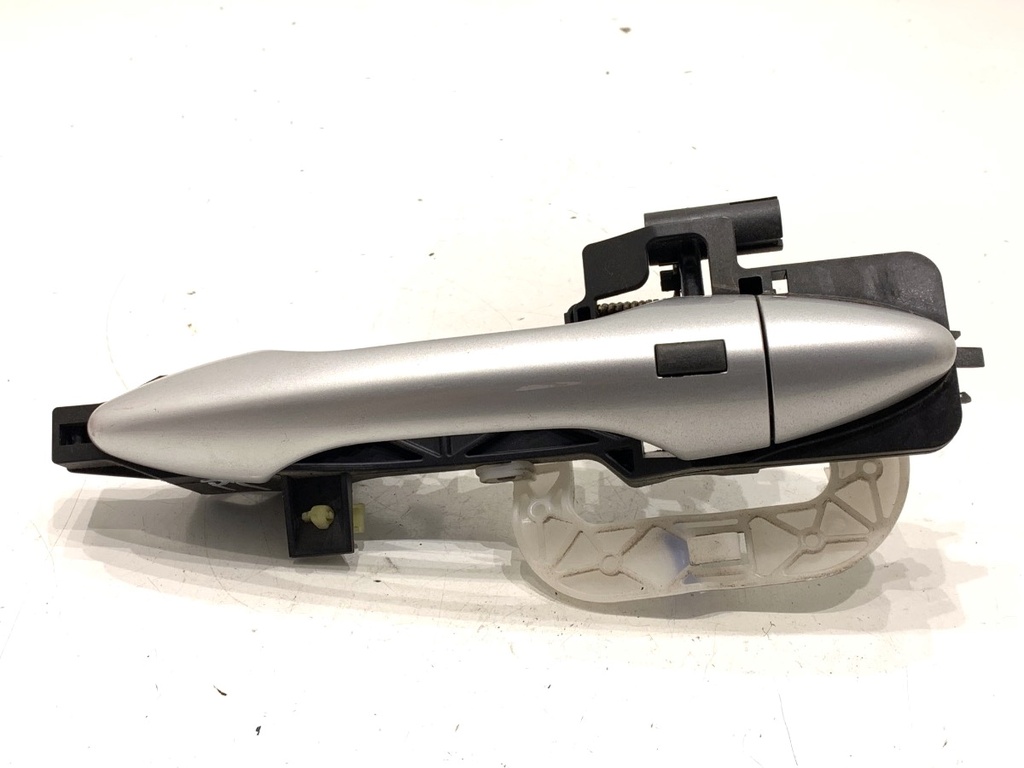 [STARK-913846] Manilla exterior de puerta delantera derecha HYUNDAI ix35 (LM, EL, ELH) 2009-2022