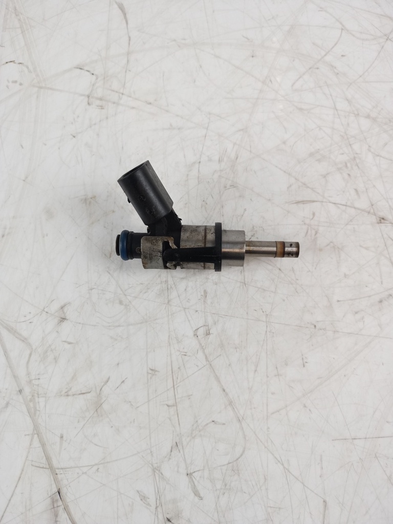 [MTD-431903] Inyector Audi A4 B7 2.0 TFSI gasolina BWT 06D133030D