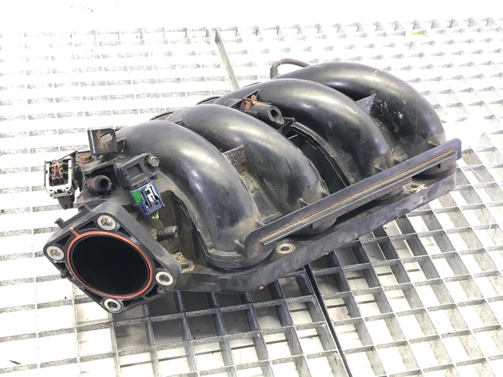 [STARK-596012] Colector de admisión HONDA ACCORD VIII (CU) 2.4 i (CU2) 148 kW 201 KM gasolina 2008-2015