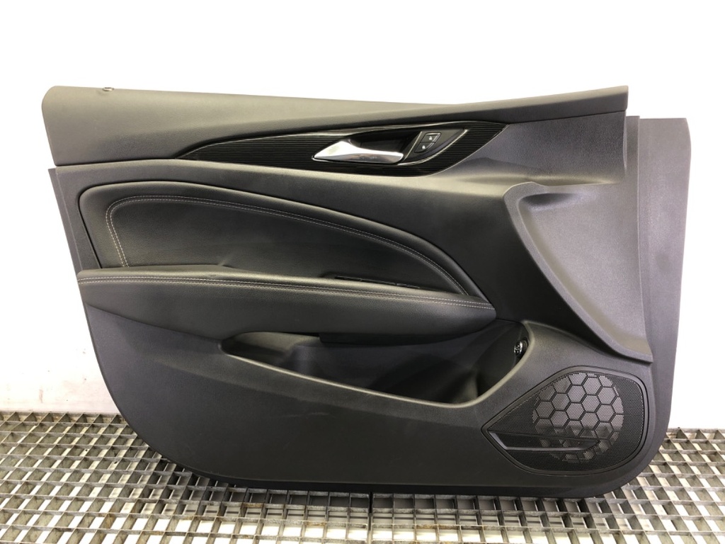 [STARK-610524] Panel de puerta delantero izquierdo OPEL Insignia B Sports Tourer (Z18) 2017-2022