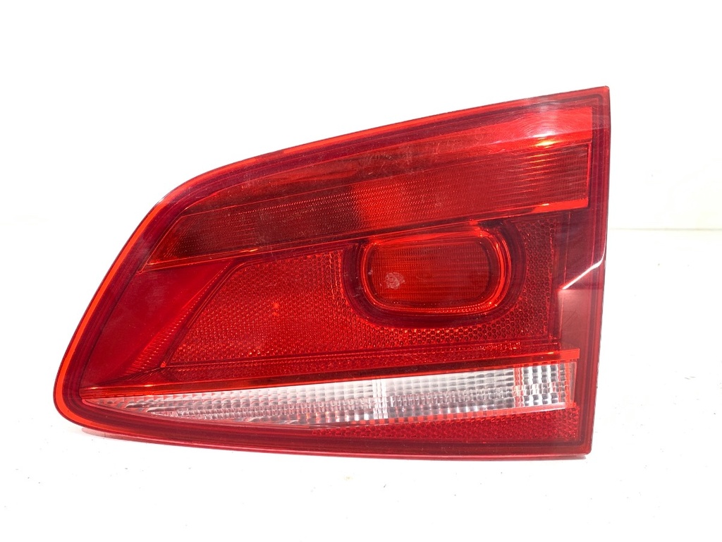 [STARK-742106] Piloto trasero derecho VW Passat B7 Variant (365) 2.0 TDI 103 kW 2010-2015