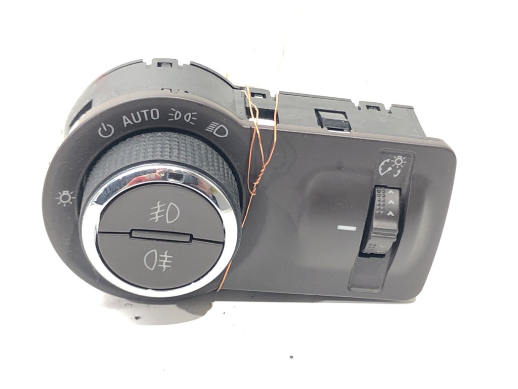 [STARK-546668] Interruptor de luces OPEL MOKKA / MOKKA X (J13) 2012-2022