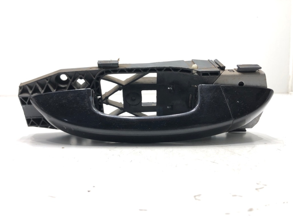 [STARK-675900] Manilla exterior de puerta delantera izquierda SKODA SUPERB II Kombi (3T5) 2.0 TDI 125 kW 2009-2015