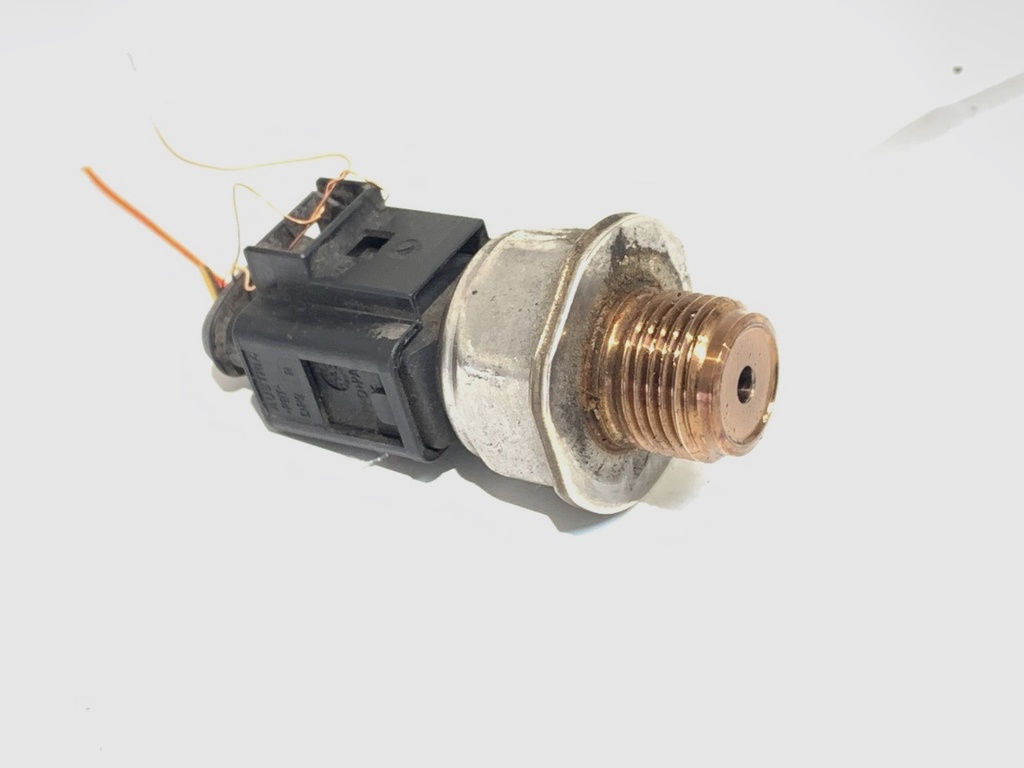 [STARK-703640] Sensor de presión de combustible VW Golf VII Variant 1.6 TDI 81 kW