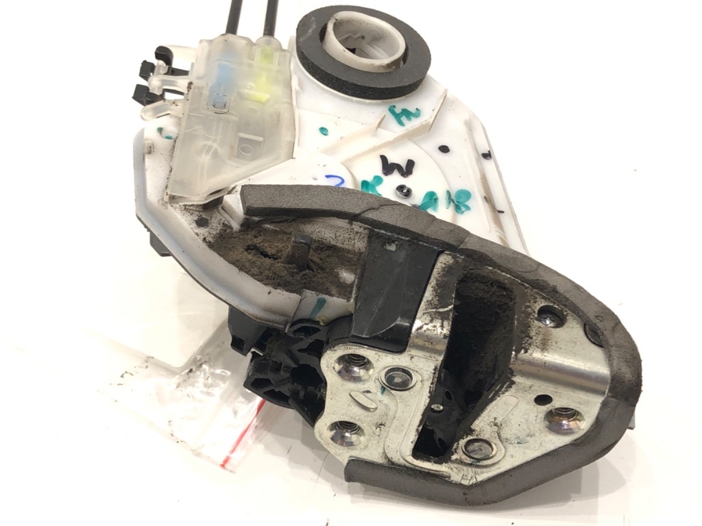 [STARK-586429] Cerradura de puerta trasera derecha TOYOTA AYGO (_B4_) 2014-2022