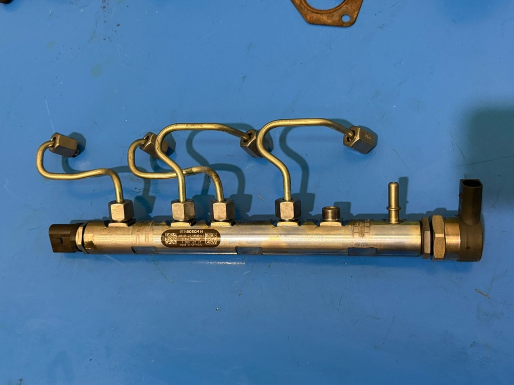 [INY00225] Rampa inyección BMW Serie 3 E90 2.0D 320D N47D20C 7809128