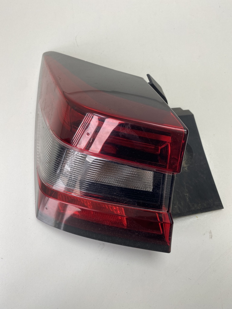 [EPE-101108] Piloto trasero izquierdo para NISSAN Juke 1.0 Gasolina