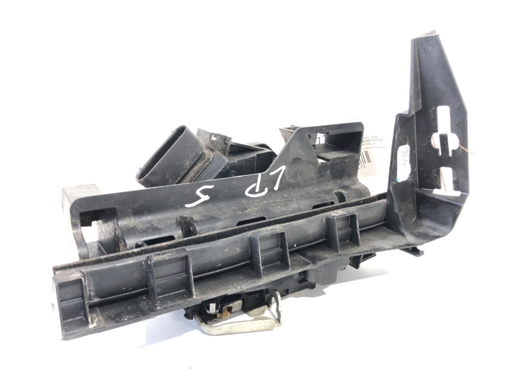 [STARK-716847] Cerradura de puerta delantera izquierda Ford Mondeo V sedán (CD) 2012-2022