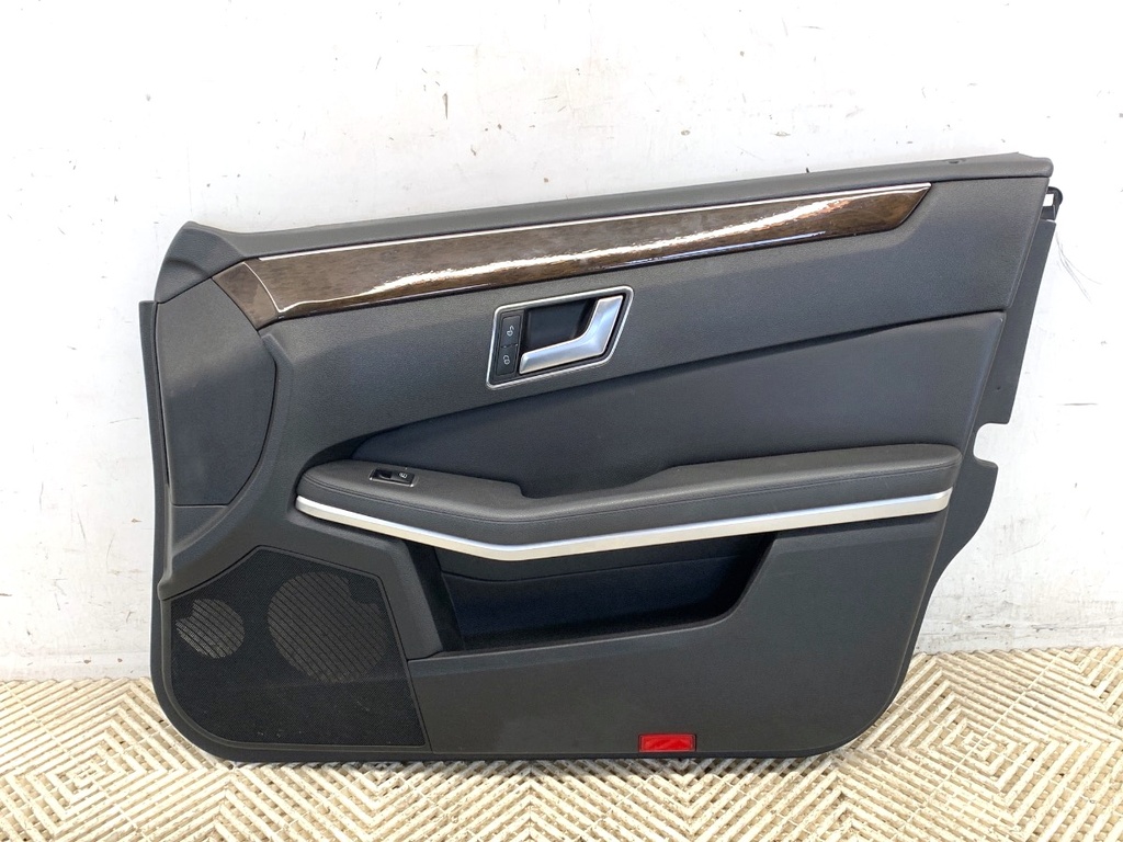 [STARK-744215] Panel de puerta delantero derecho Mercedes-Benz Clase E T-Model (S212) 2009-2016