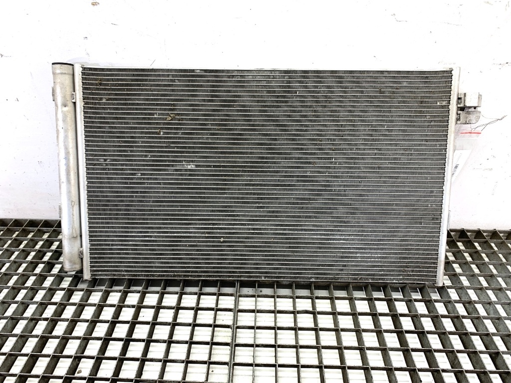 [STARK-846835] Radiador de aire acondicionado BMW 5 (G30, F90) 2016-2022