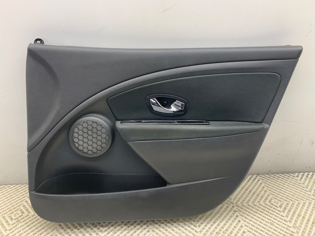 [STARK-854237] Panel de puerta delantero derecho Renault Megane III liftback 2008-2022