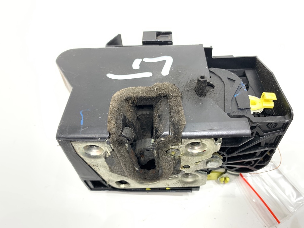 [STARK-794560] Cerradura de puerta trasera izquierda Dacia Duster (HM_) 2017-2022