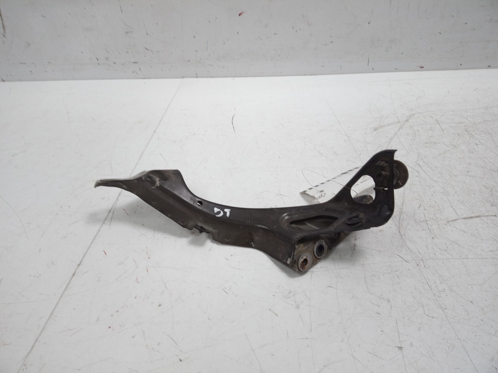 [MTD-499626] Soporte delantero izquierdo Audi A6 Allroad C7 4G CRT CRTD 4G0821135A