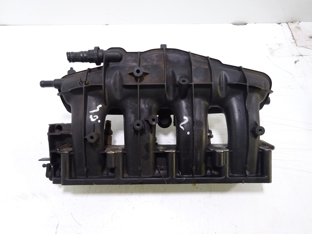 [MTD-345054] Colector de admisión VW Audi A3 Golf GTI Passat 2.0 TFSI AXX 06F133185AC