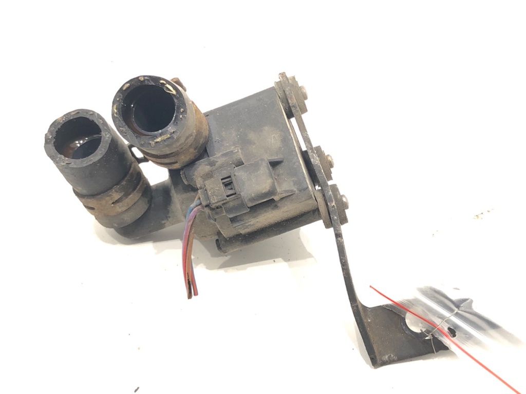 [STARK-576741] Bomba de agua adicional VW Golf VI (5K1) 1.6 TDI 77 kW 2009-2012