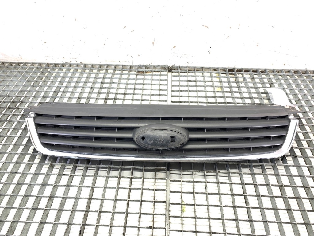 [STARK-731220] Rejilla de parachoques Ford Kuga I 2008-2012