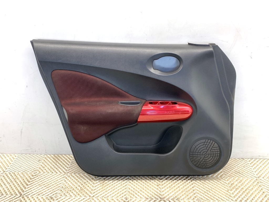 [STARK-757280] Panel de puerta delantero izquierdo Nissan Juke (F15) 2010-2022