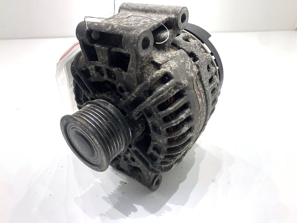 [STARK-823949] Alternador Audi A4 B8 Avant (8K5) 1.8 TFSI 118 kW 2007-2015