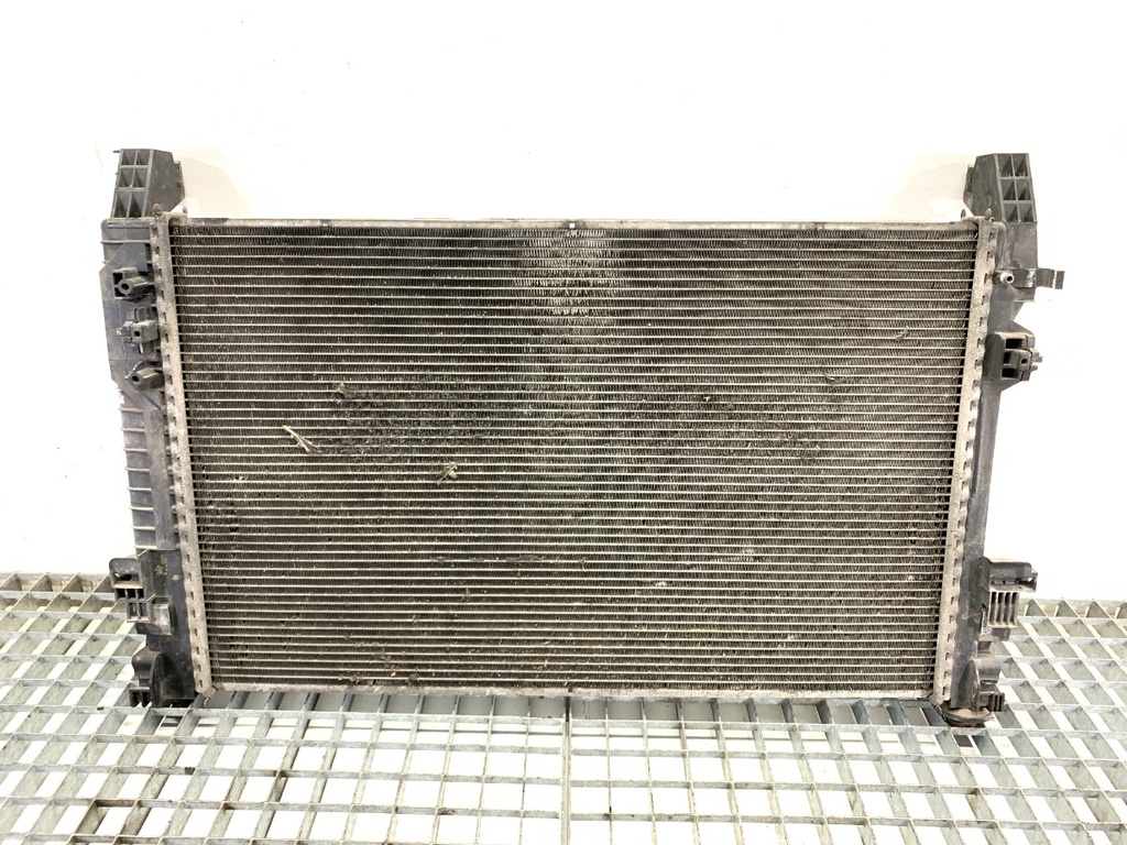[STARK-866221] Radiador de agua Mercedes-Benz Clase A (W169) 2004-2012 A1695001703