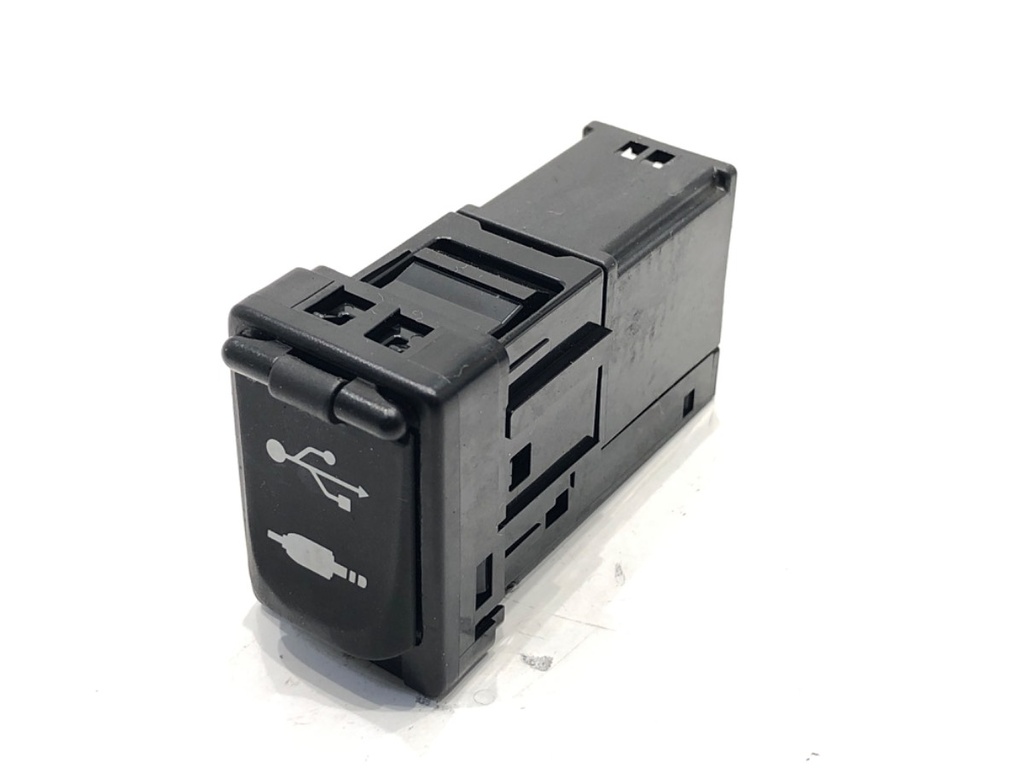 [STARK-920462] Puerto USB Lexus NX (_Z1_) 2014-2022 86190-48080